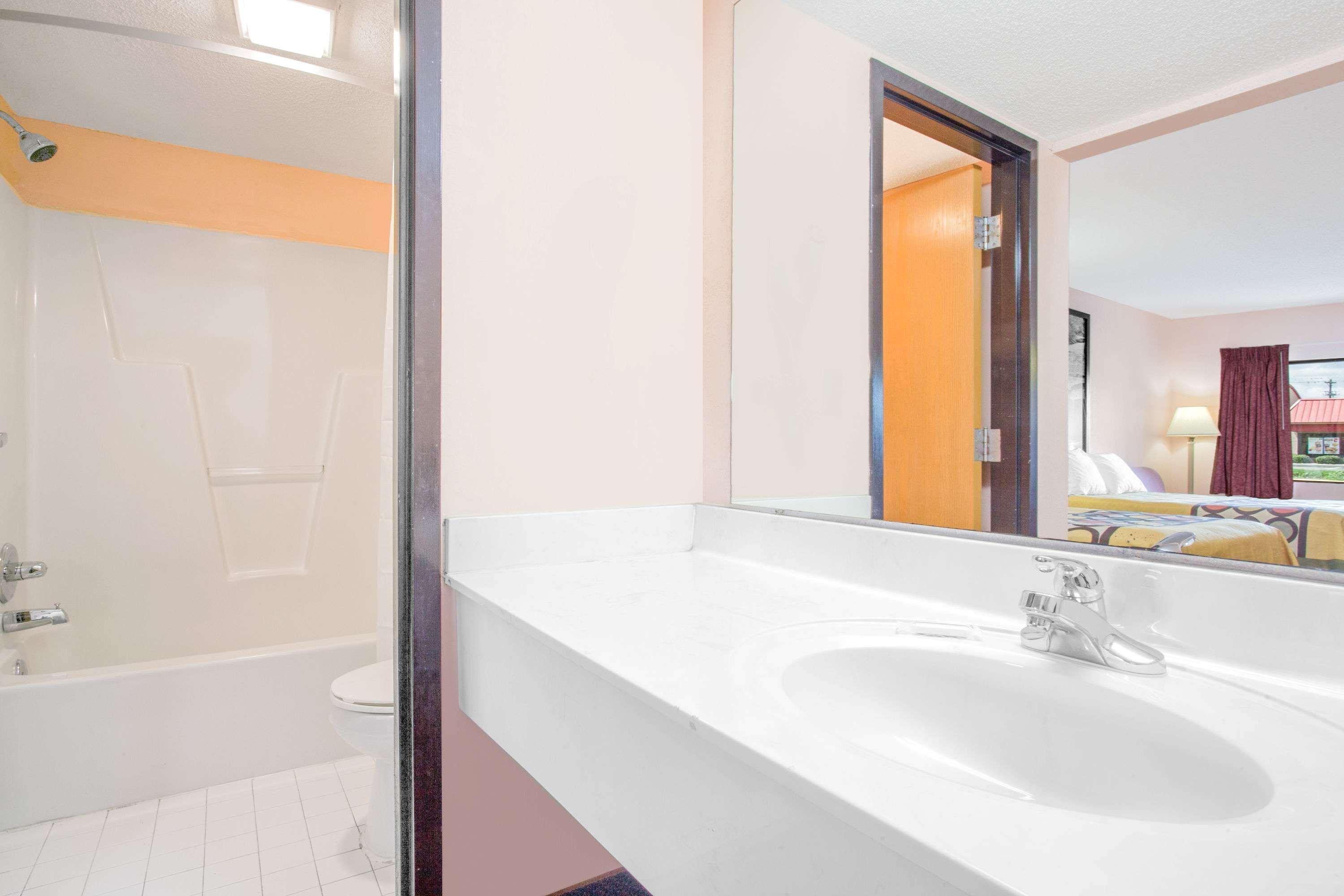 Motel Super 8 By Wyndham Columbia Esterno foto